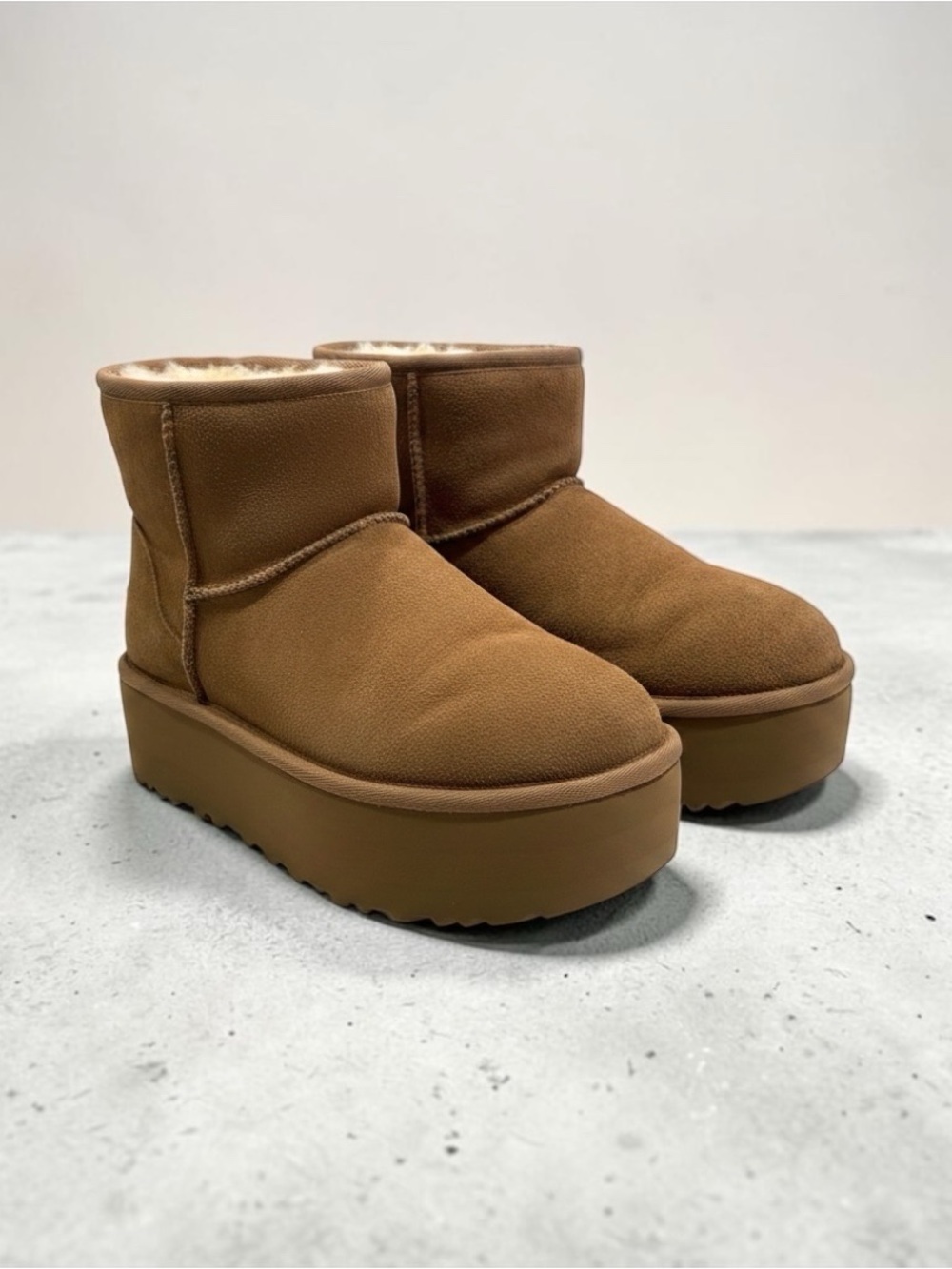 UGG Women's Classic Mini Platform Shearling Boots Authentic 1134991 In Chestnut